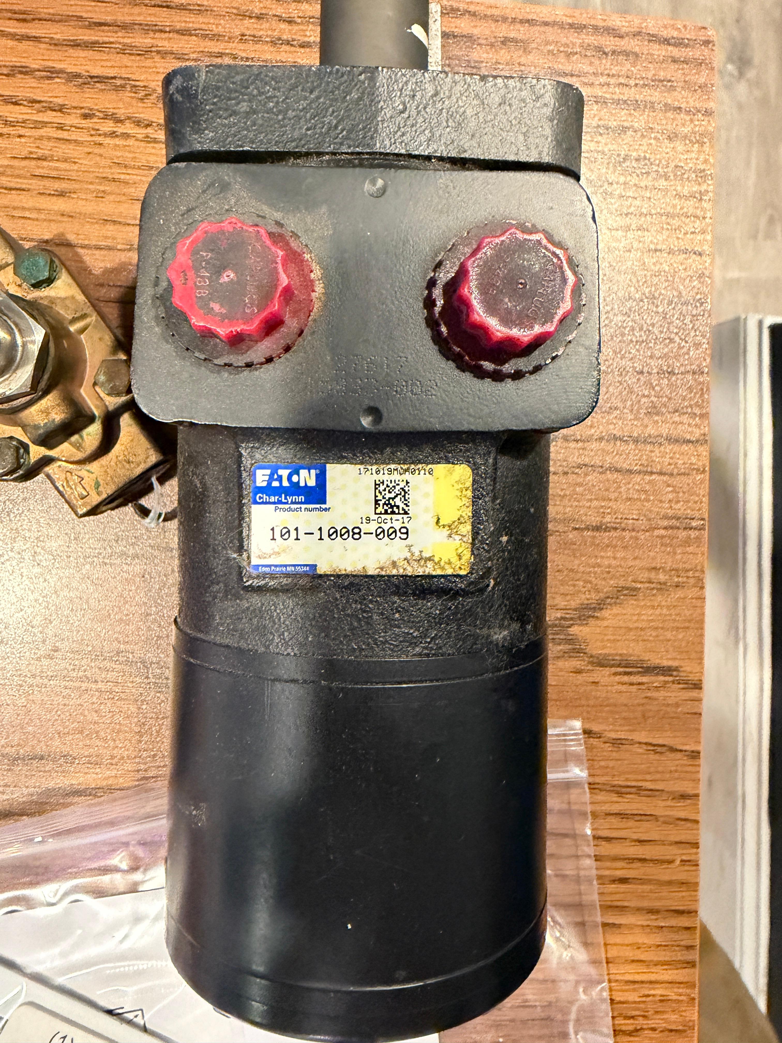 Eaton Char-Lynn Hydraulic Motor 101-1008-009 Car Wash Equipment - Photo 1