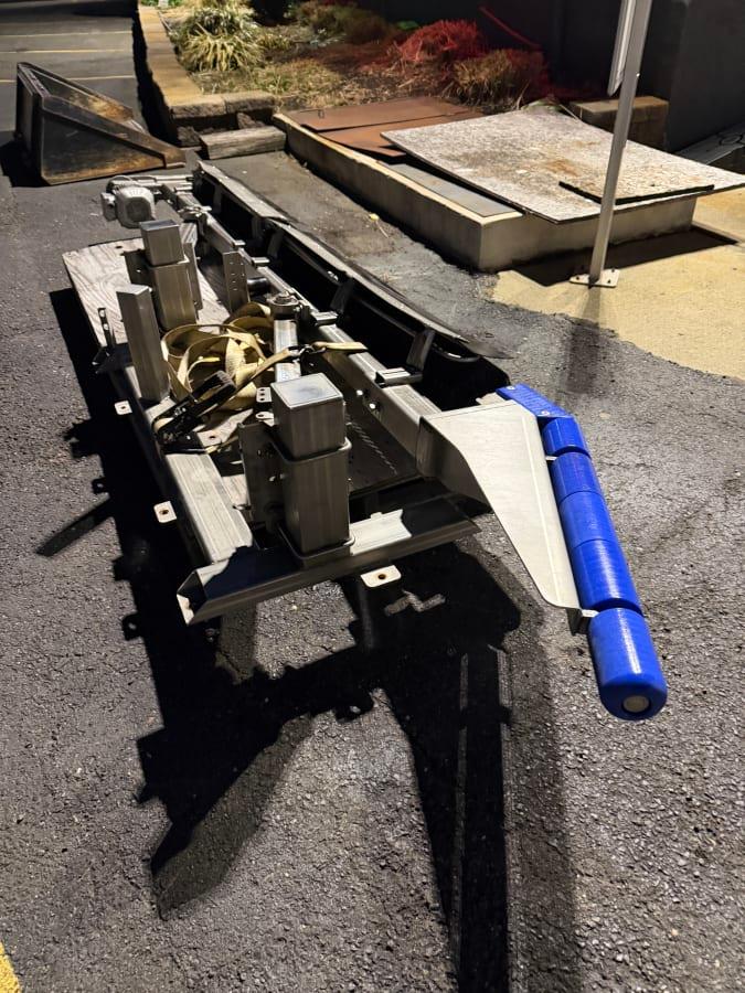 AVW Stainless Steel Electric Tire Shine Machine - Overstock